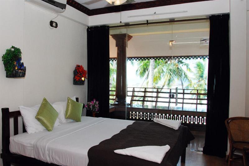 Kovalam Beach Hotel Esterno foto