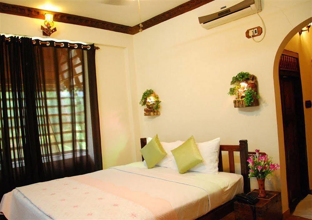 Kovalam Beach Hotel Esterno foto