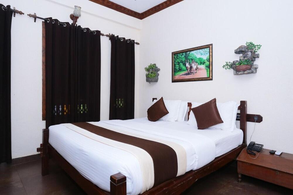 Kovalam Beach Hotel Esterno foto