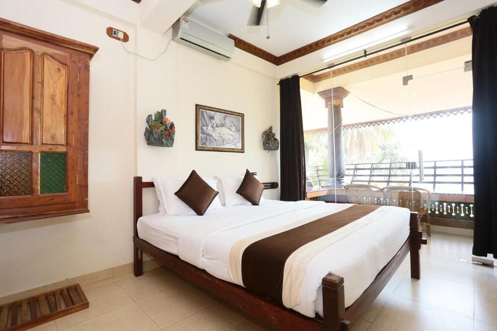 Kovalam Beach Hotel Esterno foto