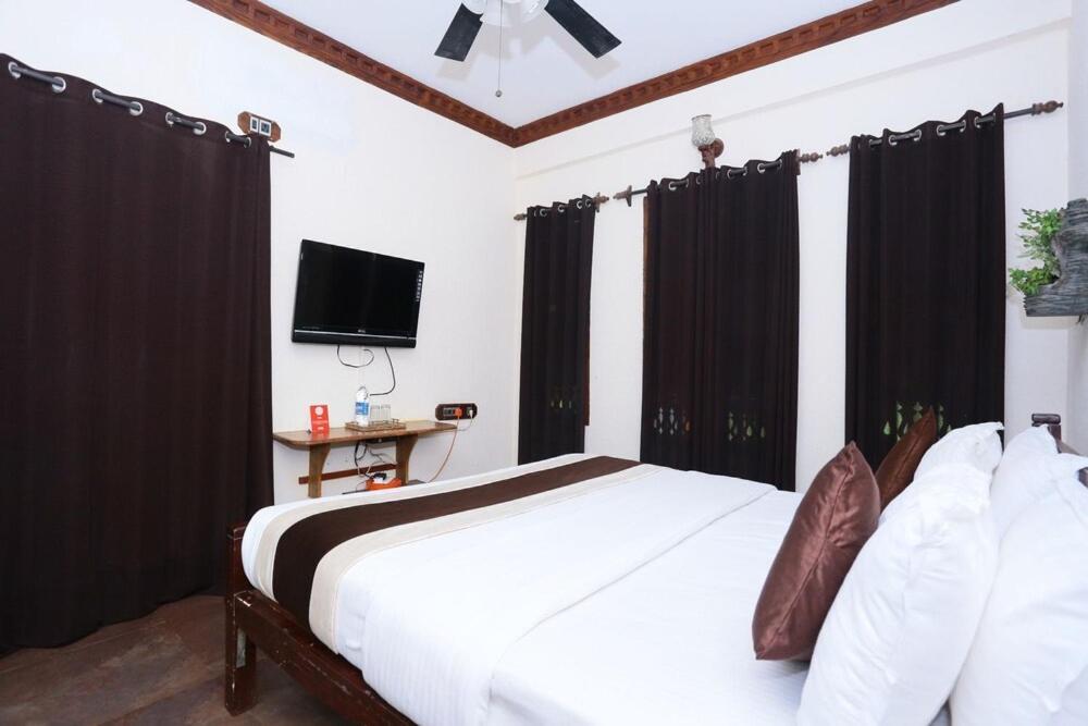 Kovalam Beach Hotel Esterno foto